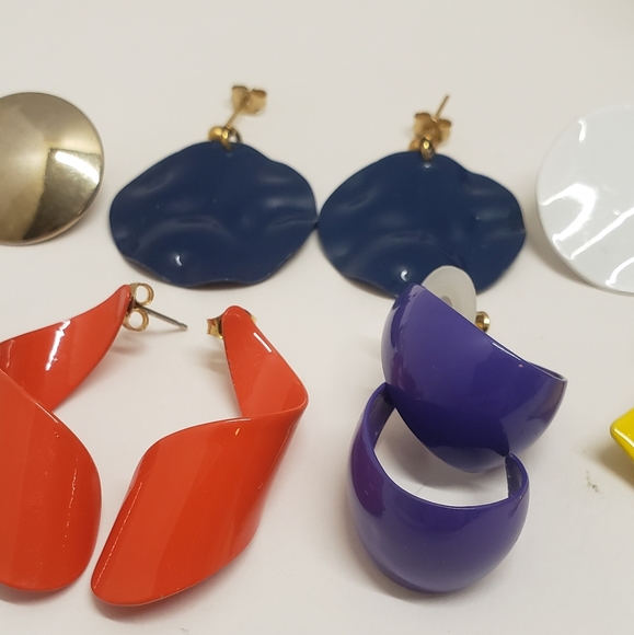 7 Pairs of Unique Vintage Abstract Earrings - Picture 11 of 11